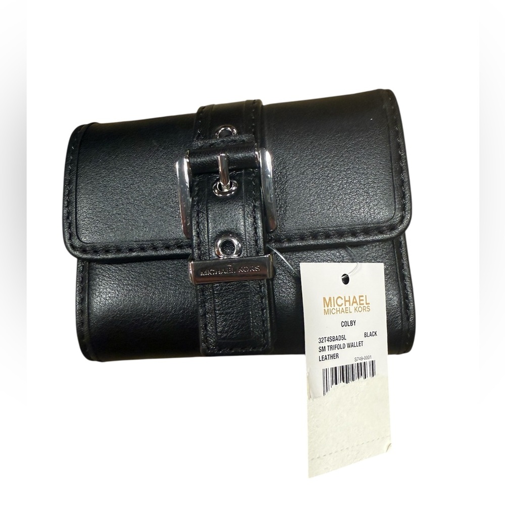 NEW NWT MICHAEL MICHAEL KORS
Colby Small Leather Tri-Fold Wallet